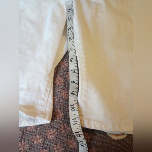 - Gap White Denim Bermuda Shorts - Picture 6 of 7